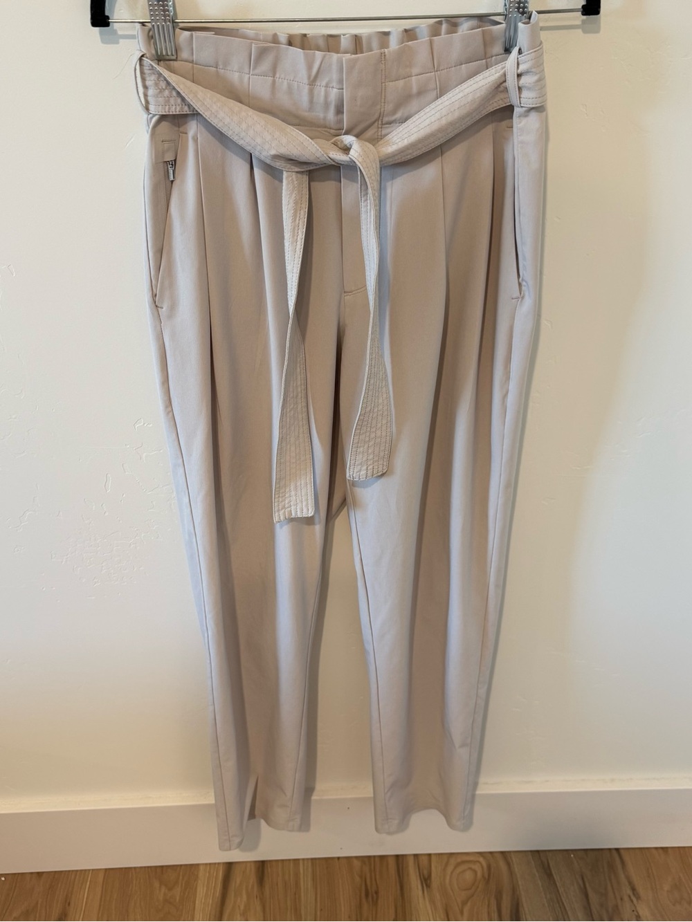 Athleta Skyline Pant Light Beige Drawstring Tapered Pants